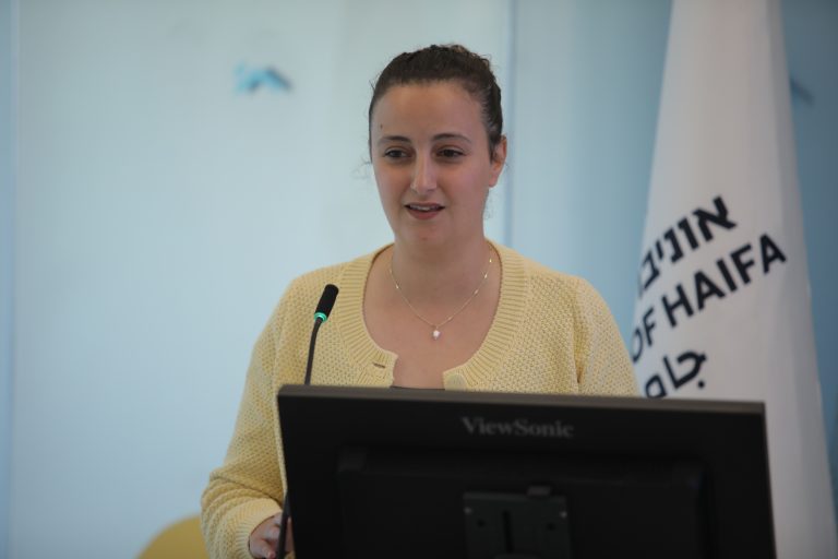 HER_9205